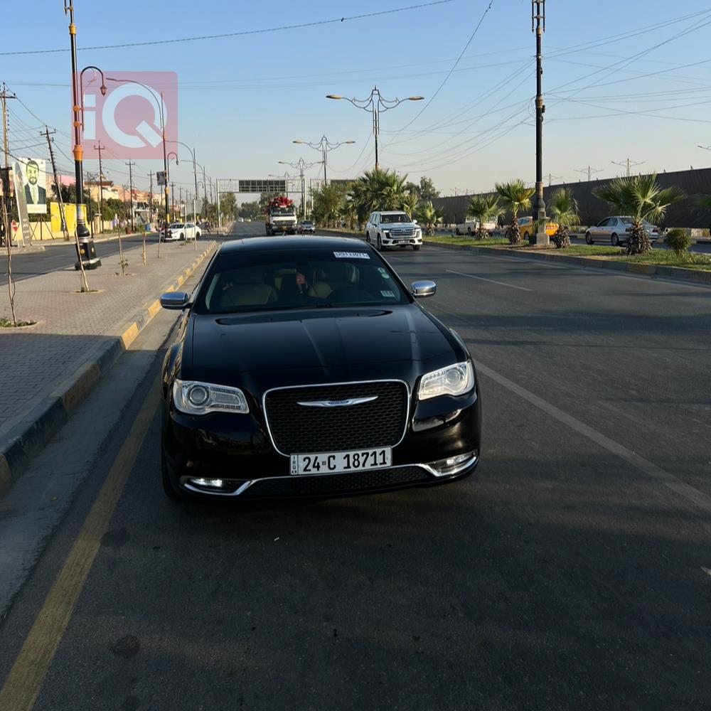 کرایسلەر 300